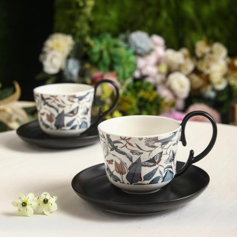 Set ceramic cușă de cafea și farfurioară, cu motiv retro de flori și viță-de-vie, stil luxos discret