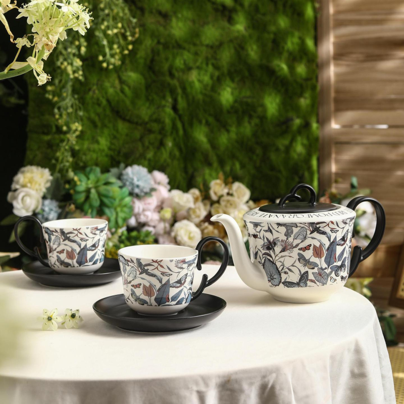 Set ceramic cușă de cafea și farfurioară, cu motiv retro de flori și viță-de-vie, stil luxos discret