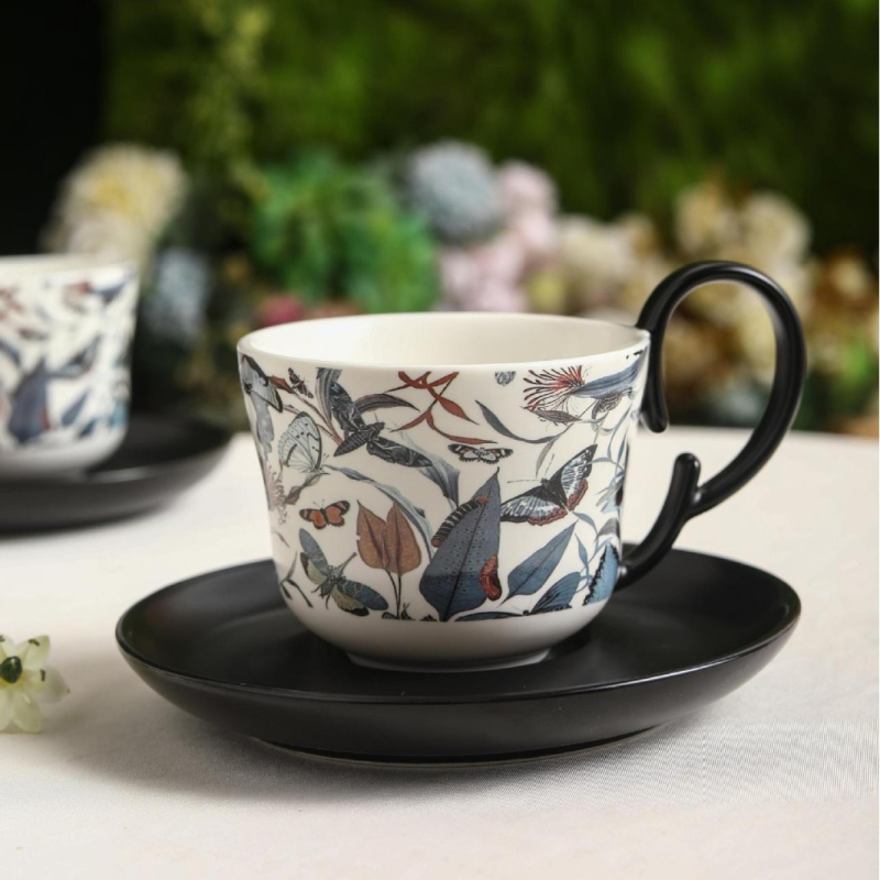 Set ceramic cușă de cafea și farfurioară, cu motiv retro de flori și viță-de-vie, stil luxos discret