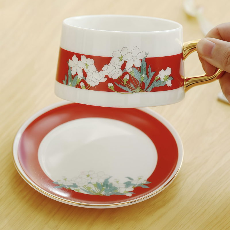 Cească de ceai cu mâner în nuanță jad, ceașcă de ceai de după-amiază cu decor auriu, cană de cafea în stil chinezesc și set cești cu farfurie