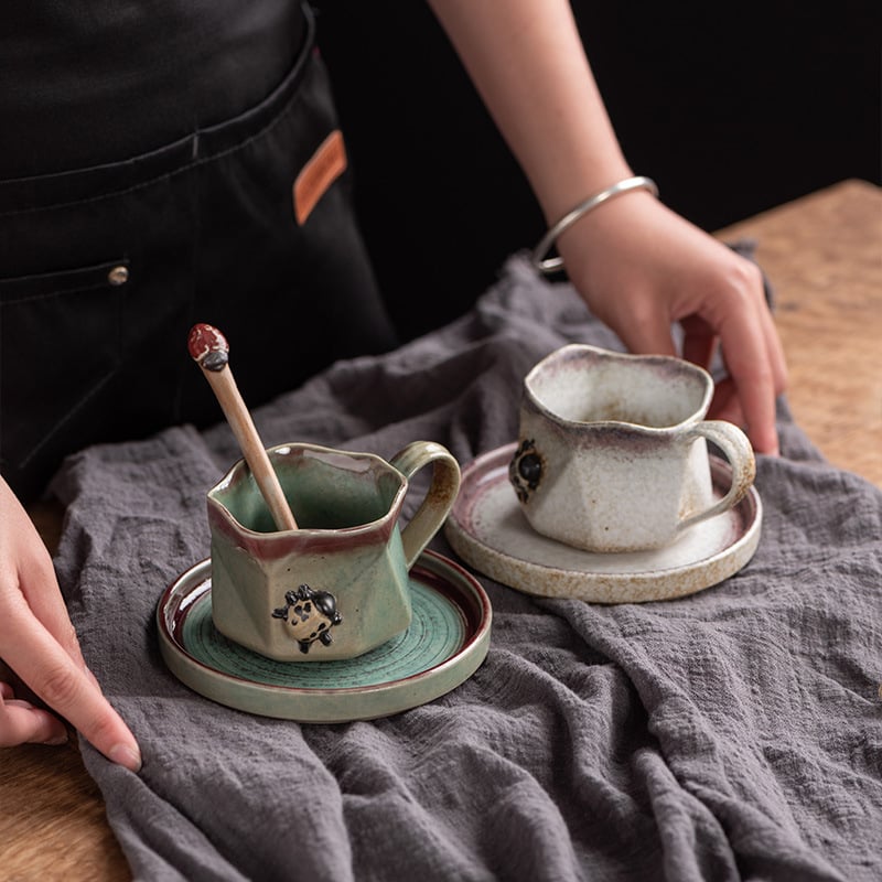 Set cești de cafea și farfurioare ceramice în stil european retro