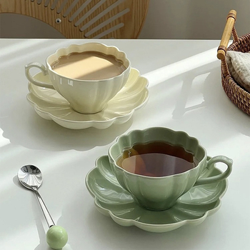 Set cești și farfurioare cu lotus, în stil franțuzesc, din ceramică, pentru cafea și lapte, model floral neregulat, decor sub glazură