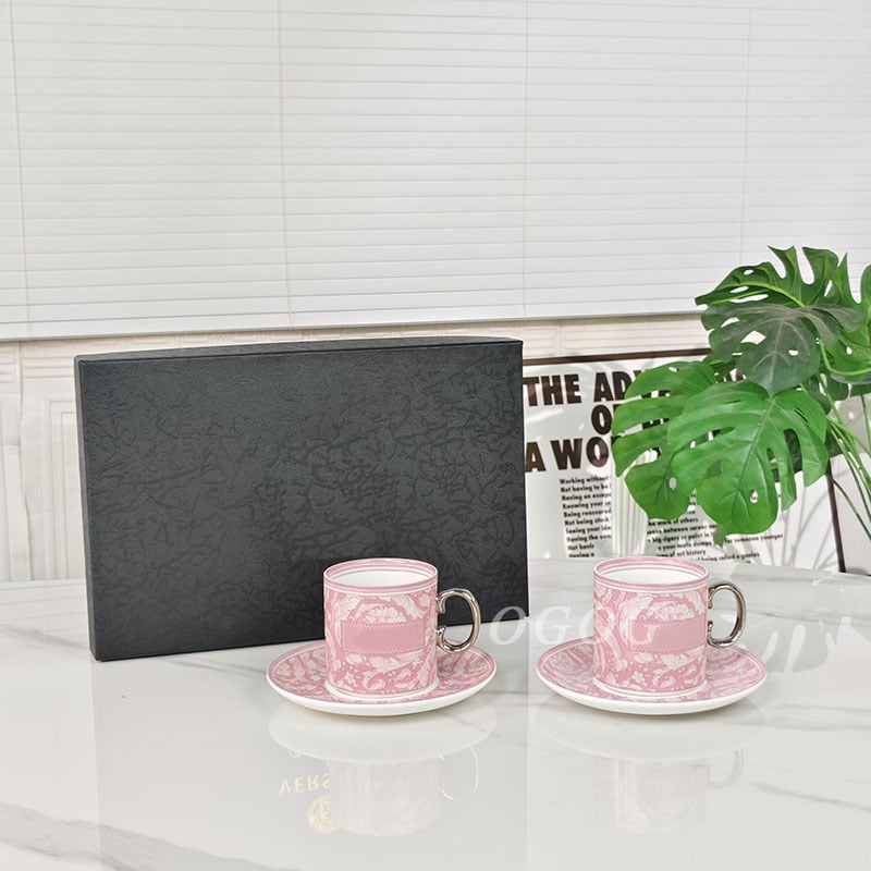 Oge Baroc Roz – Set cești de cafea și farfurioare, porțelan osos