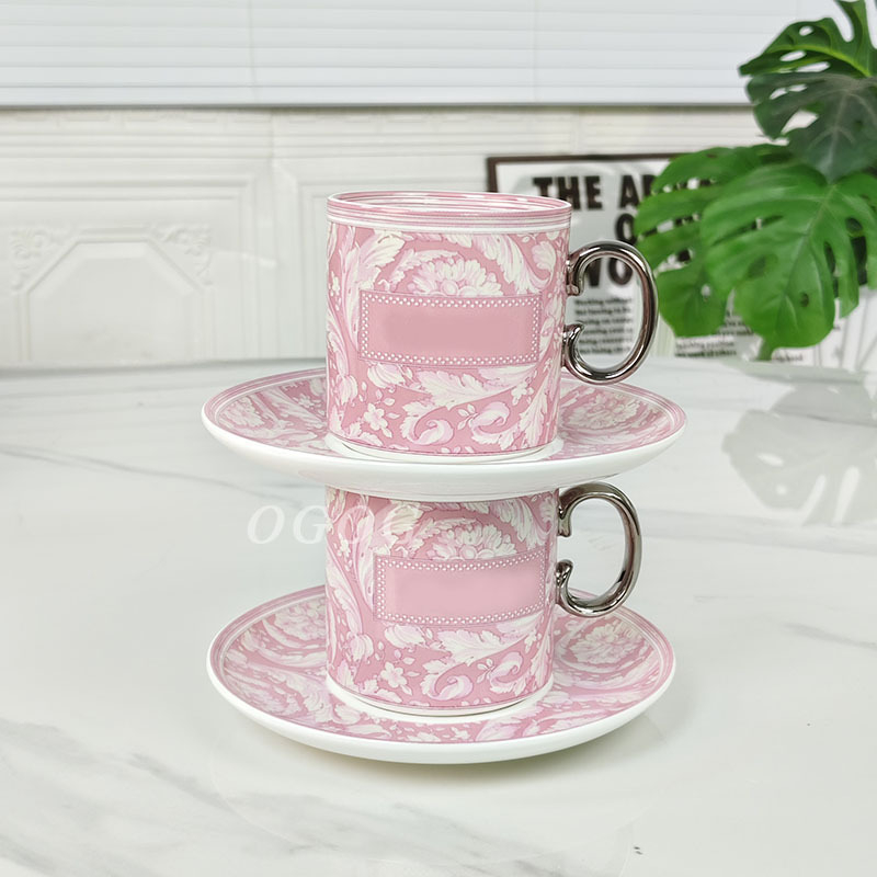 Oge Baroc Roz – Set cești de cafea și farfurioare, porțelan osos