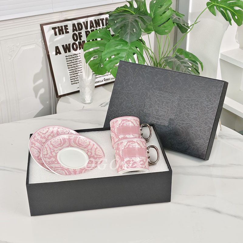 Oge Baroc Roz – Set cești de cafea și farfurioare, porțelan osos