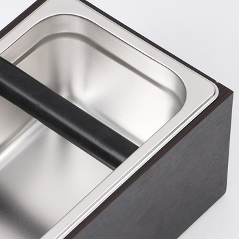 Box detașabil pentru resturi de cafea, cu interior din oțel inoxidabil; structură din lemn și oțel inoxidabil