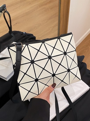 Ženska jednobojna torba s geometrijskim rombom - mala crossbody/torba za rame, ljeto 2025