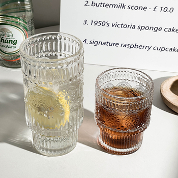 Set de pahare din sticlă vintage cu posibilitatea de a fi stivuite, motiv reliefat de floarea soarelui, model glaciar și textură cu bule pentru cafea și suc