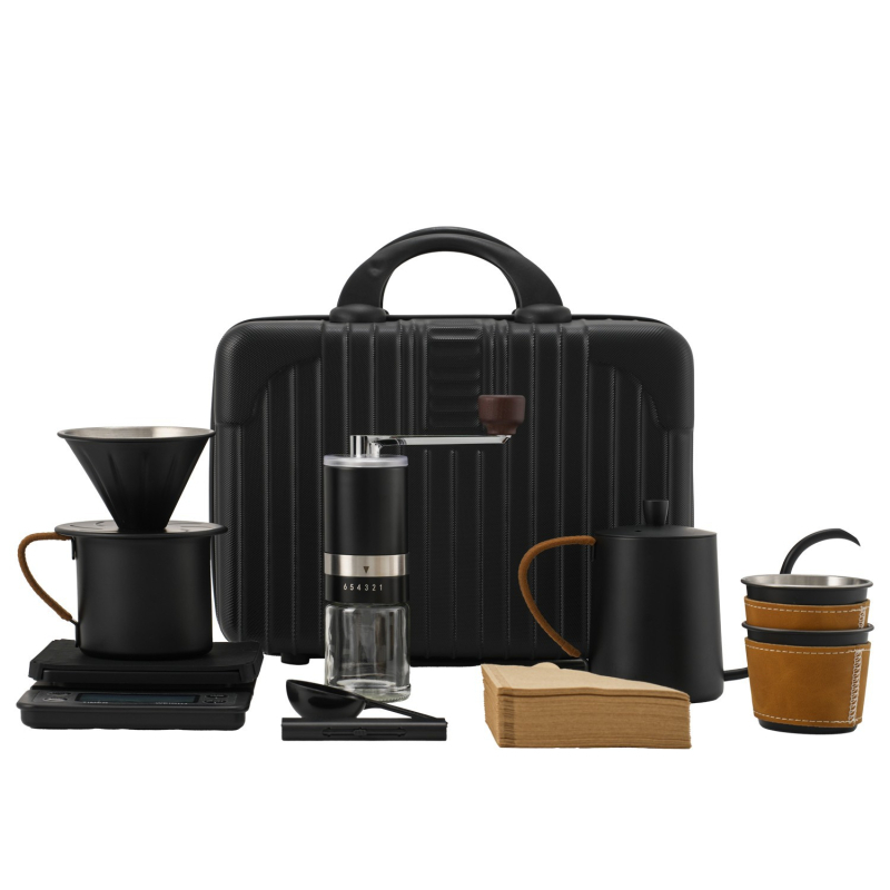 Set de cafea pentru călătorii din oțel inox cu râșniță manuală, ceainic pour-over, vas de filtrare, două cești, filtre de hârtie, lingură de măsurare, perie de curățare și cronometru