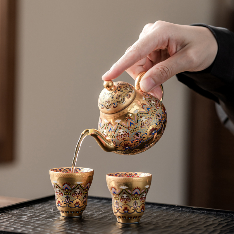 Set de ceai cu finisaj auriu, în stilul Forbidden City Dunhuang — ceainic și două cești, într-o cutie cadou