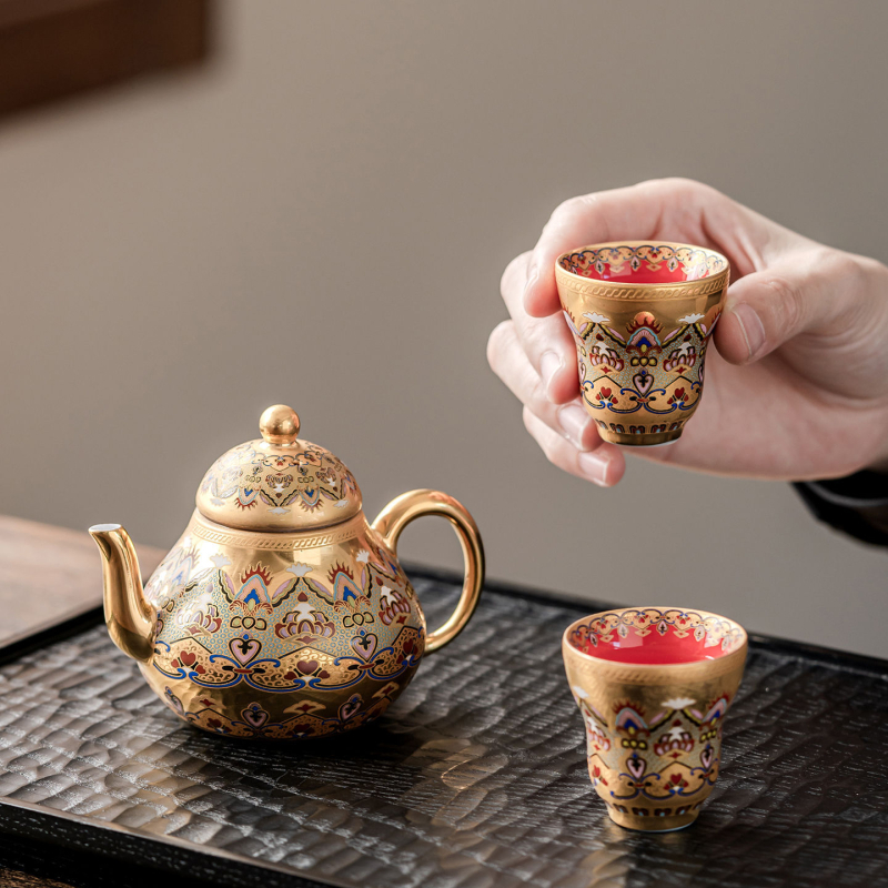 Set de ceai cu finisaj auriu, în stilul Forbidden City Dunhuang — ceainic și două cești, într-o cutie cadou