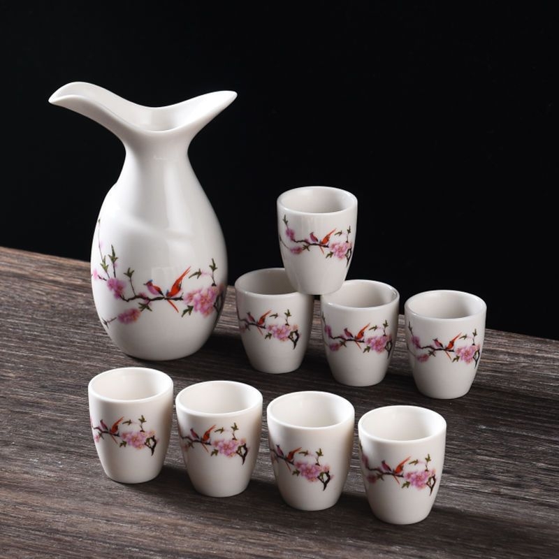 Set ceramic de vin în stil antic, cu un pahar mic și un distribuitor, finisaj alb, design de inspirație chineză pentru uz casnic, cadou pentru inaugurarea afacerii