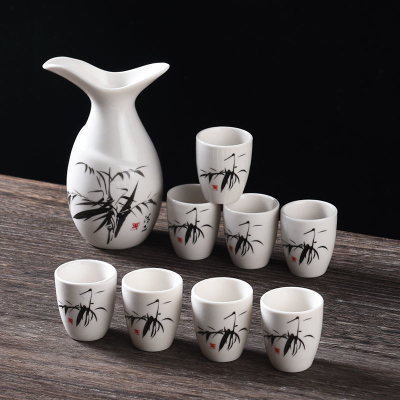 Set ceramic de vin în stil antic, cu un pahar mic și un distribuitor, finisaj alb, design de inspirație chineză pentru uz casnic, cadou pentru inaugurarea afacerii