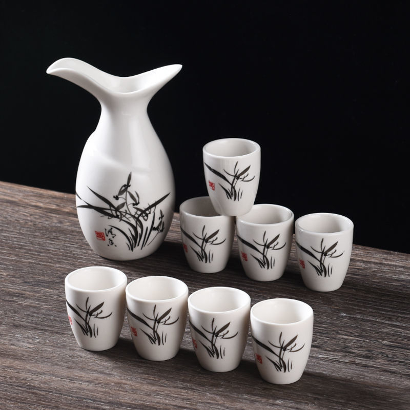 Set ceramic de vin în stil antic, cu un pahar mic și un distribuitor, finisaj alb, design de inspirație chineză pentru uz casnic, cadou pentru inaugurarea afacerii