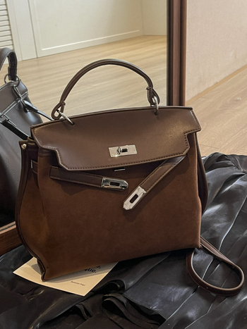 Premium matirana Kelly torba za žene, model 2025 jesen-zima, retro i svestrana za svakodnevnu upotrebu, crossbody torba