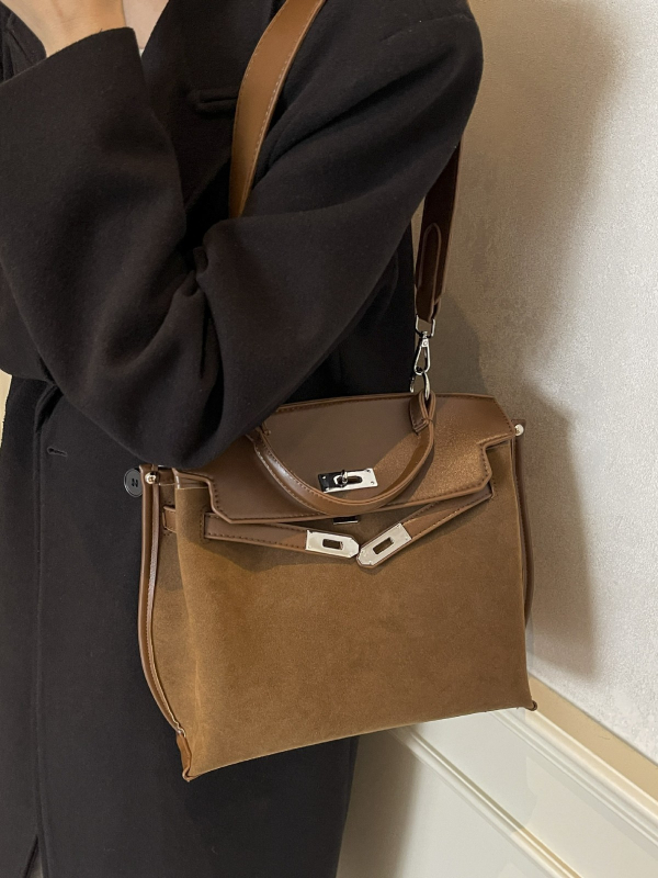 Premium matirana Kelly torba za žene, model 2025 jesen-zima, retro i svestrana za svakodnevnu upotrebu, crossbody torba