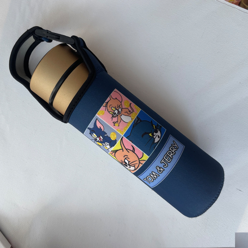 Husă izolantă din neopren pentru ceașcă de copii, cu model desen animat și curea crossbody – husă de protecție pentru pahar