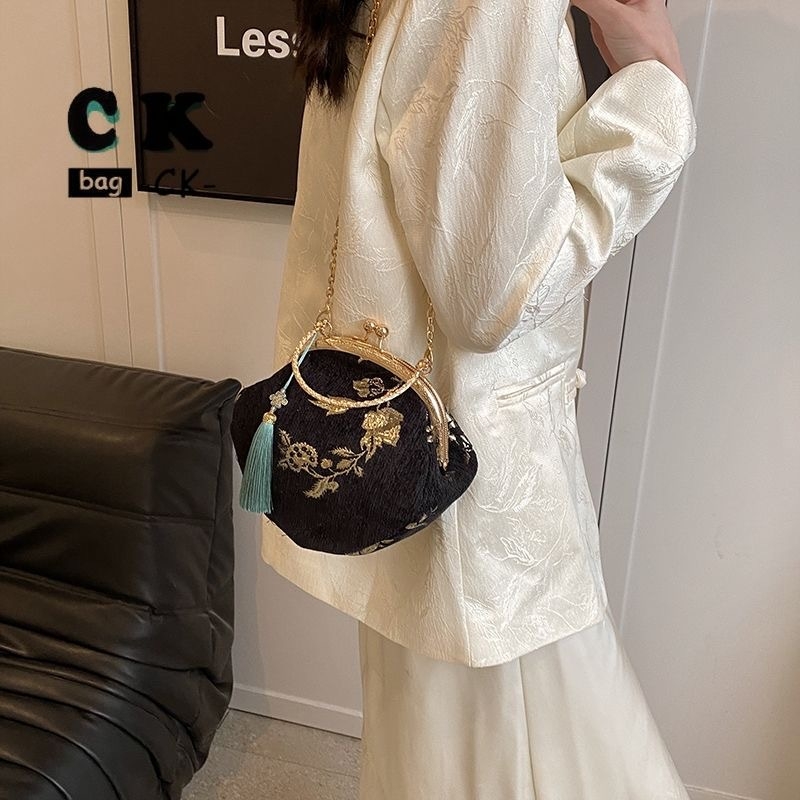 Ženska Hanfu torba u novom kineskom stilu, kompaktna crossbody torba s lancem i strapcima, okruglog oblika