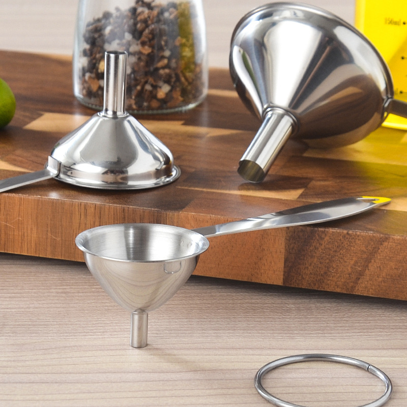 Set de trei pâlnii din oțel inoxidabil rezistent la coroziune, de calitate alimentară, pentru bucătărie, cu pâlnie lungă pentru ulei și vin, plus pâlnie mini cu mâner