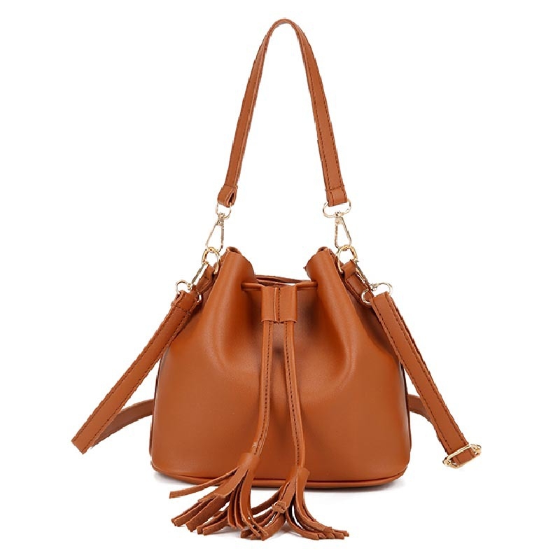 Ženska PU torbica, bucket bag u korejskom stilu, s resicama, s jednom naramenicom, novi model 2026