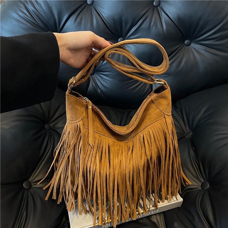 Ženska torbica s resicama od semiša, smeđa mat boho crossbody torba, 2024