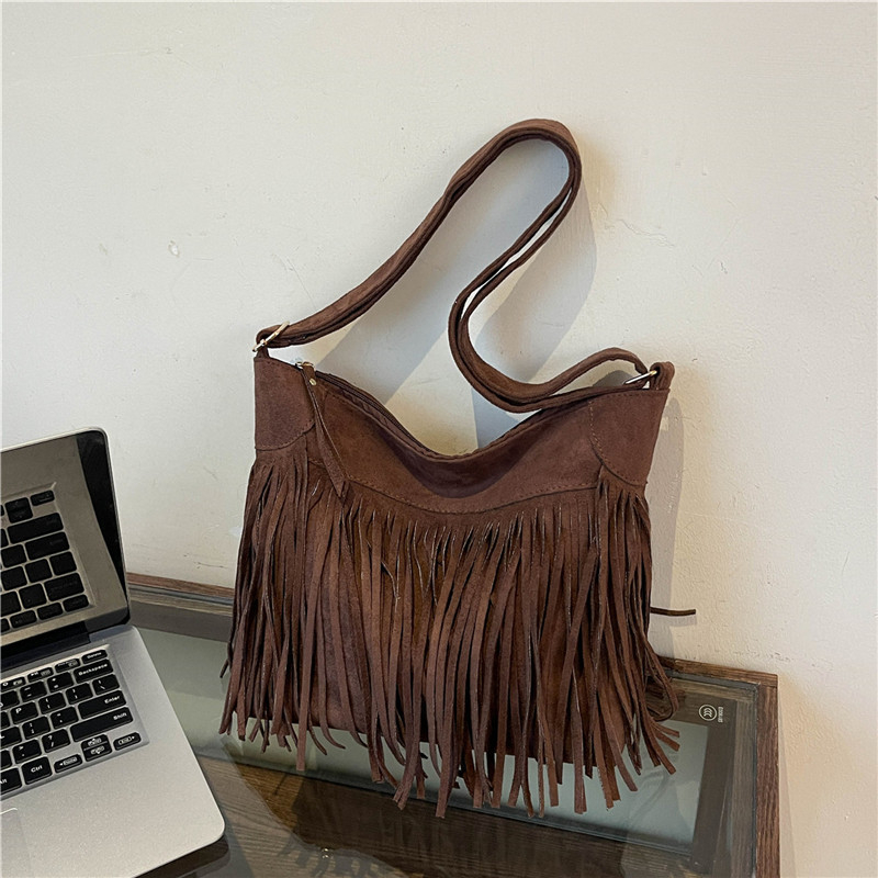 Ženska torbica s resicama od semiša, smeđa mat boho crossbody torba, 2024