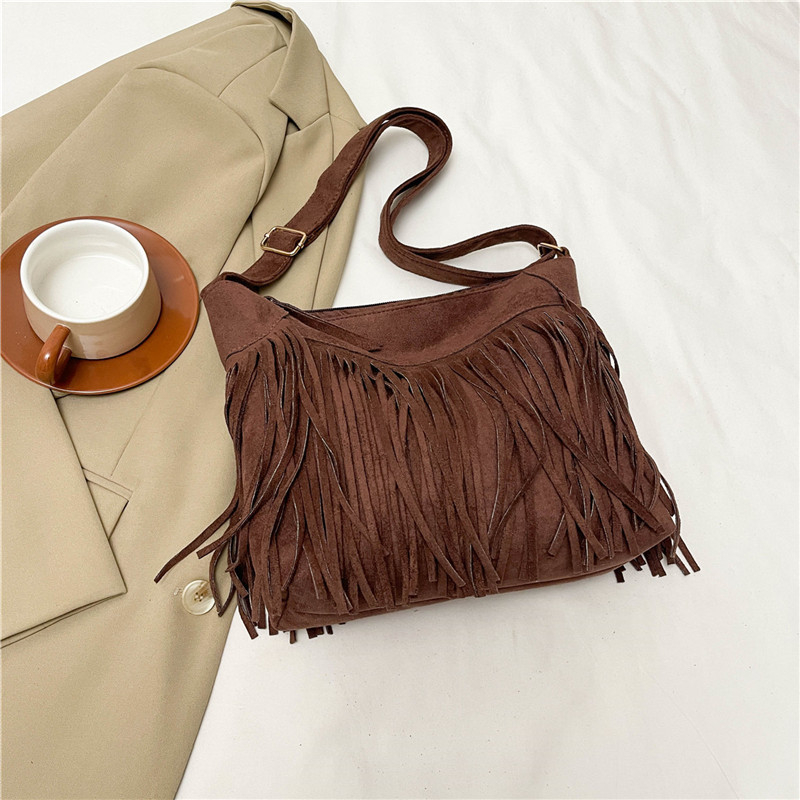 Ženska torbica s resicama od semiša, smeđa mat boho crossbody torba, 2024