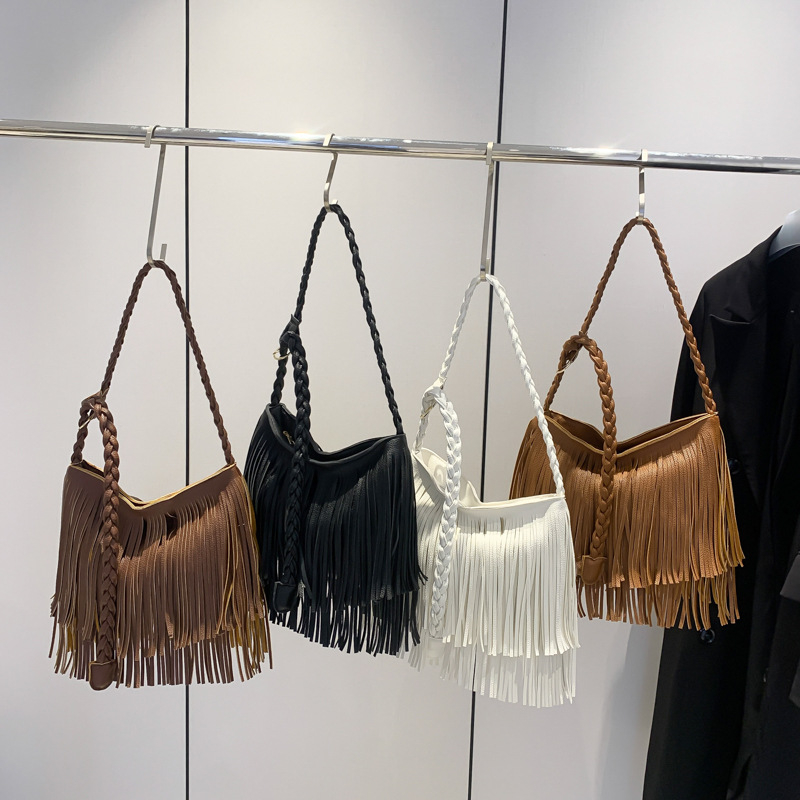Ženska torbica s resom, jednobojna, moderna i prostrana, za svakodnevnu upotrebu – preko ramena ili crossbody