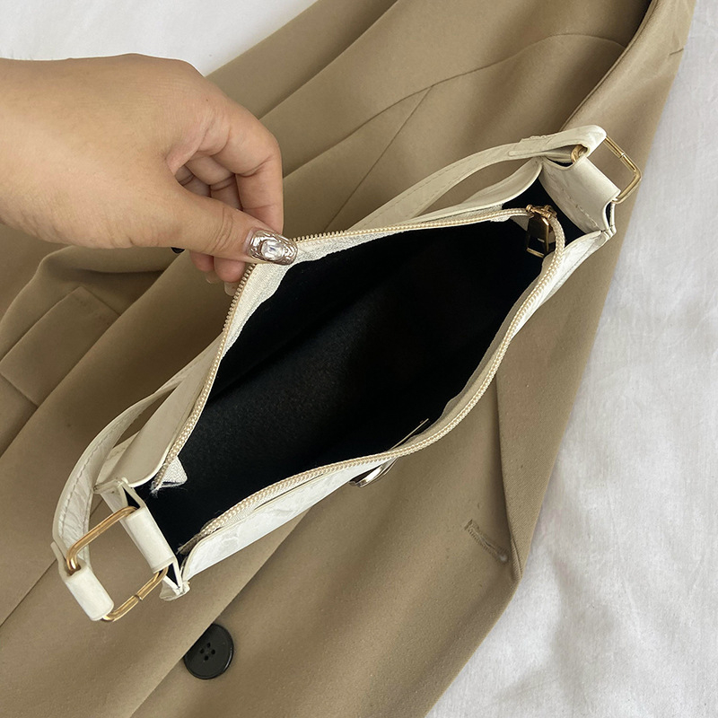 Ženska crossbody torba za proljeće 2026. - minimalistička mala kvadratna PU torba