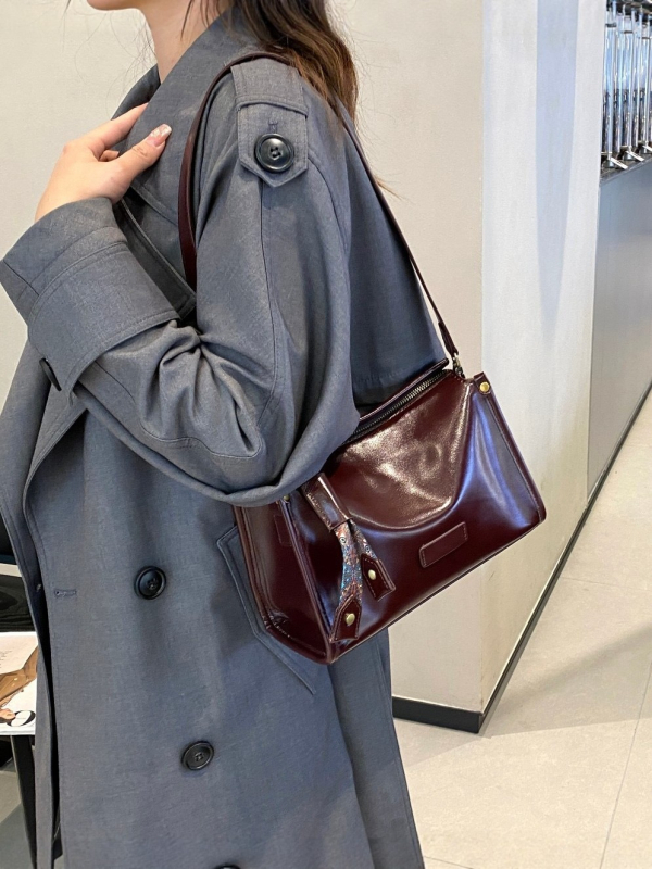 2026 novi model od prave kože s rastlinskim tretmanom, crossbody torba za žene, korejskog stila, minimalistička i svestrana, torba u obliku jastuka za svakodnevnu upotrebu