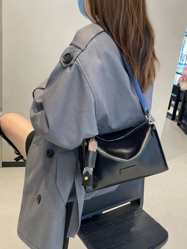 2026 novi model od prave kože s rastlinskim tretmanom, crossbody torba za žene, korejskog stila, minimalistička i svestrana, torba u obliku jastuka za svakodnevnu upotrebu