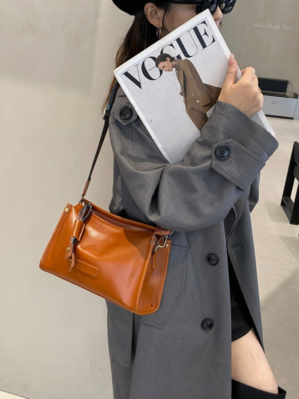 2026 novi model od prave kože s rastlinskim tretmanom, crossbody torba za žene, korejskog stila, minimalistička i svestrana, torba u obliku jastuka za svakodnevnu upotrebu