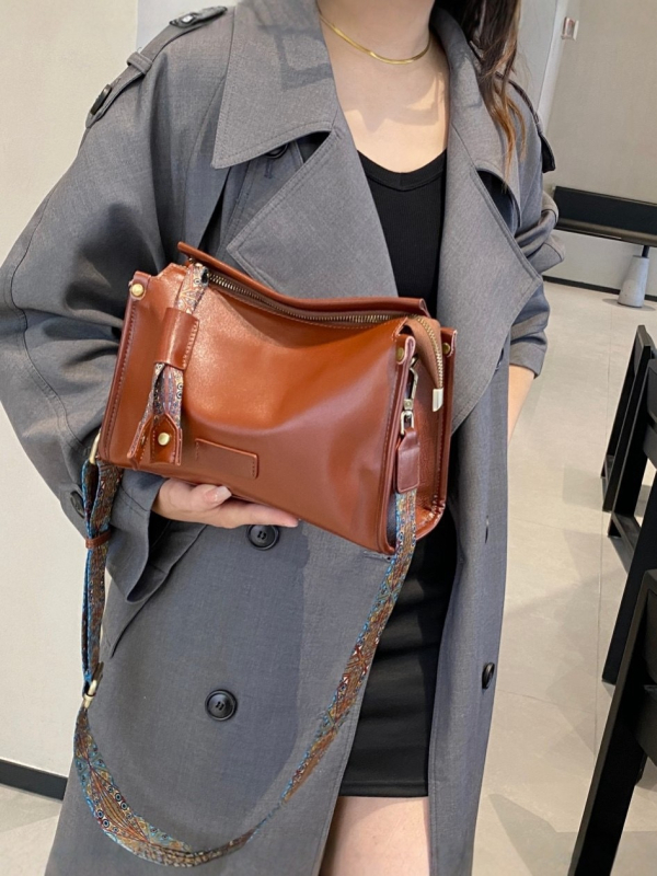 2026 novi model od prave kože s rastlinskim tretmanom, crossbody torba za žene, korejskog stila, minimalistička i svestrana, torba u obliku jastuka za svakodnevnu upotrebu