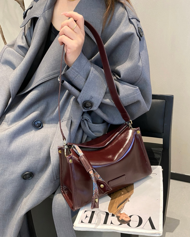 2026 novi model od prave kože s rastlinskim tretmanom, crossbody torba za žene, korejskog stila, minimalistička i svestrana, torba u obliku jastuka za svakodnevnu upotrebu