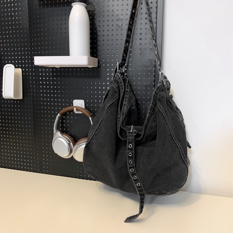 Oprana denim torbica za rame – retro radni stil, velika kapaciteta, tote i crossbody.