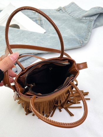 2026 nova nišna retro nubuk torbica s resicama za žene — udoban model za nošenje preko ramena i crossbody, luksuzan izgled