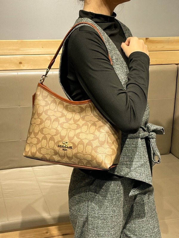 Torba od prave kože, klasičan dizajn, velika zapremina, tote stil, crossbody/na nošenje preko ramena, model 2025