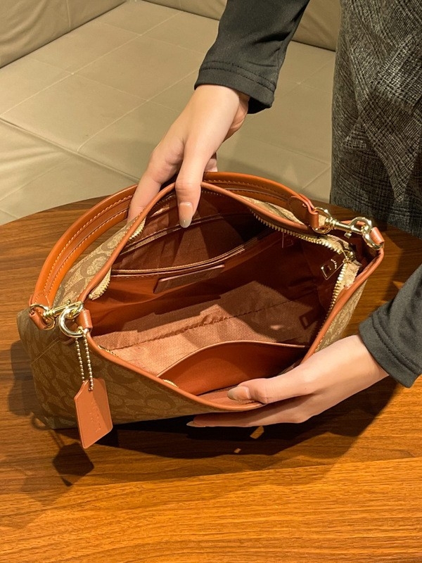 Torba od prave kože, klasičan dizajn, velika zapremina, tote stil, crossbody/na nošenje preko ramena, model 2025