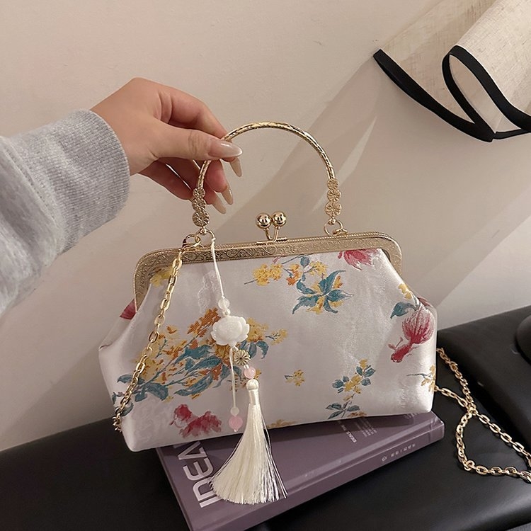 2026 ljeto – nova verzija s nacionalnim stilom, resice i cvijeće, večernja torbica s okvirnim zatvaračem, crossbody, retro stil