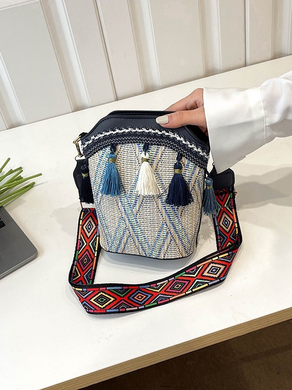 Etno stil slamnata bucket torba, model 2025, dnevna ženska torba preko ramena s resicom