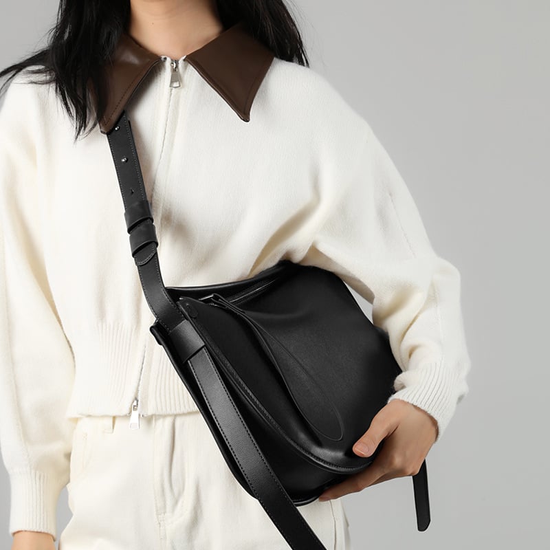Prava kožna ženska torbica, jednostavna i svestrana, 2025. nova verzija, moderna svakodnevna torba preko ramena s crossbody remenom, velik kapacitet