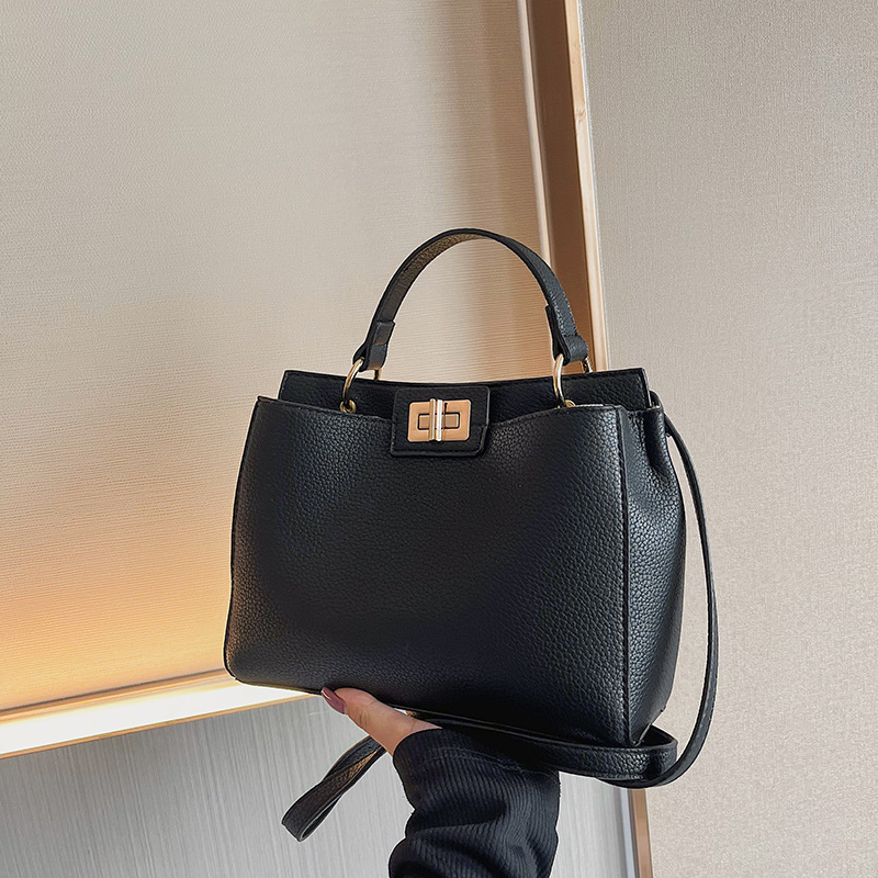 Ženska torbica s retro šarmom, crossbody torba, elegantan minimalistički dizajn i velika zapremina - novi model 2024