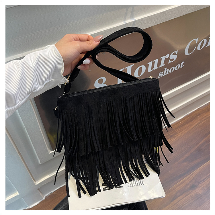 Ženska crossbody torba s resicama, PU koža, 2026 vintage moda, casual gradski stil