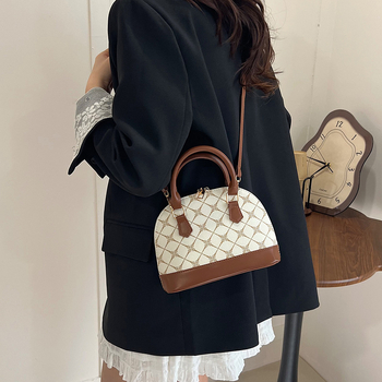 Ženska torbica u obliku školjke, vintage francuski stil, 2025 novi model, hongkonški stil, elegantna crossbody torbica