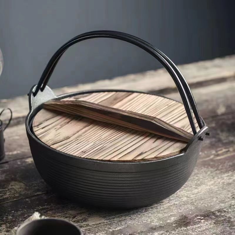 Oală japoneză pentru sukiyaki din fontă, netencuită