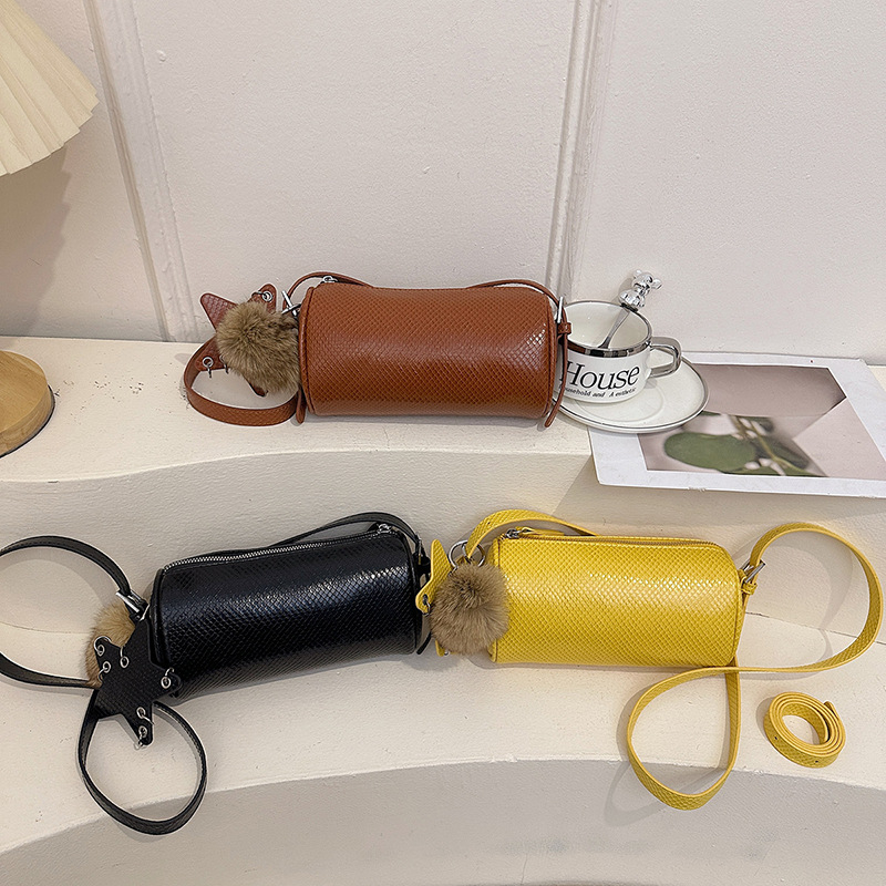 Ženska cilindrična torbica u korejskom stilu, svakodnevna i svestrana, model 2026, vintage modni dodatak za ramena i crossbody.