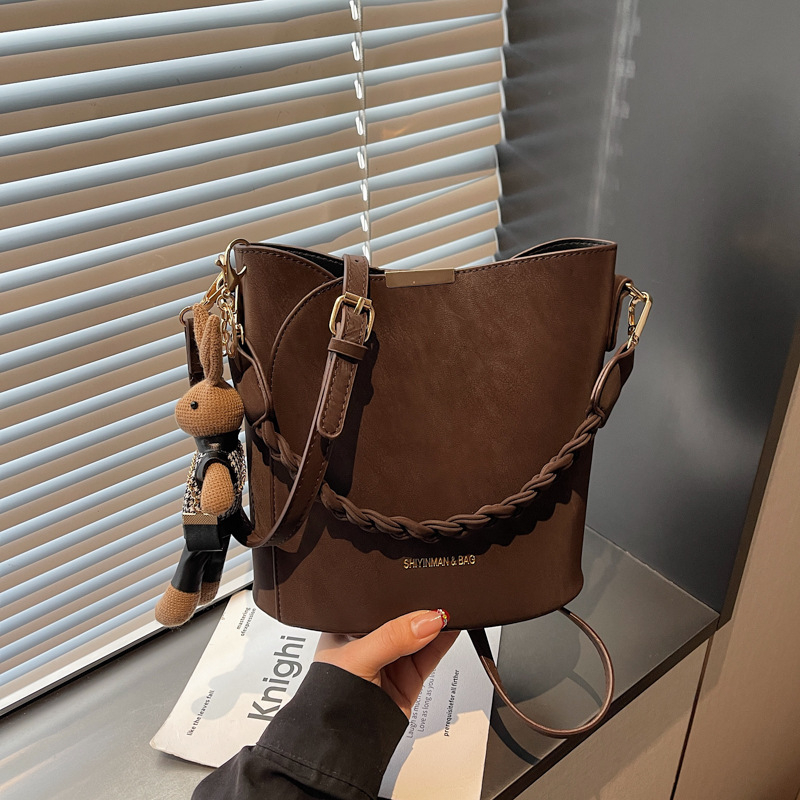 Ženska retro gradska torba za svakodnevnu upotrebu, 2026 novi model, višenamjenska crossbody torba preko jednog ramena, tip bucket
