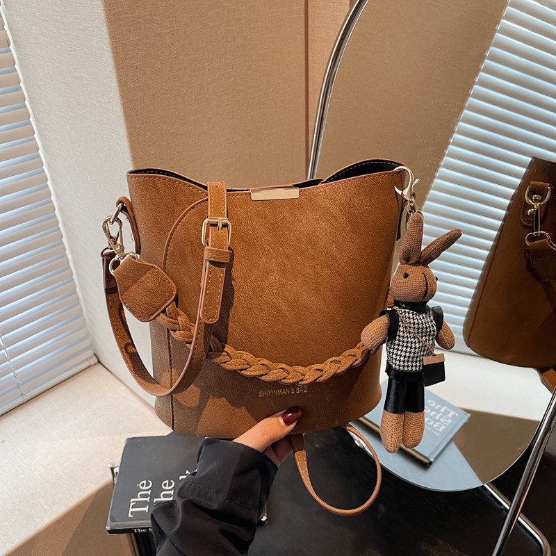 Ženska retro gradska torba za svakodnevnu upotrebu, 2026 novi model, višenamjenska crossbody torba preko jednog ramena, tip bucket