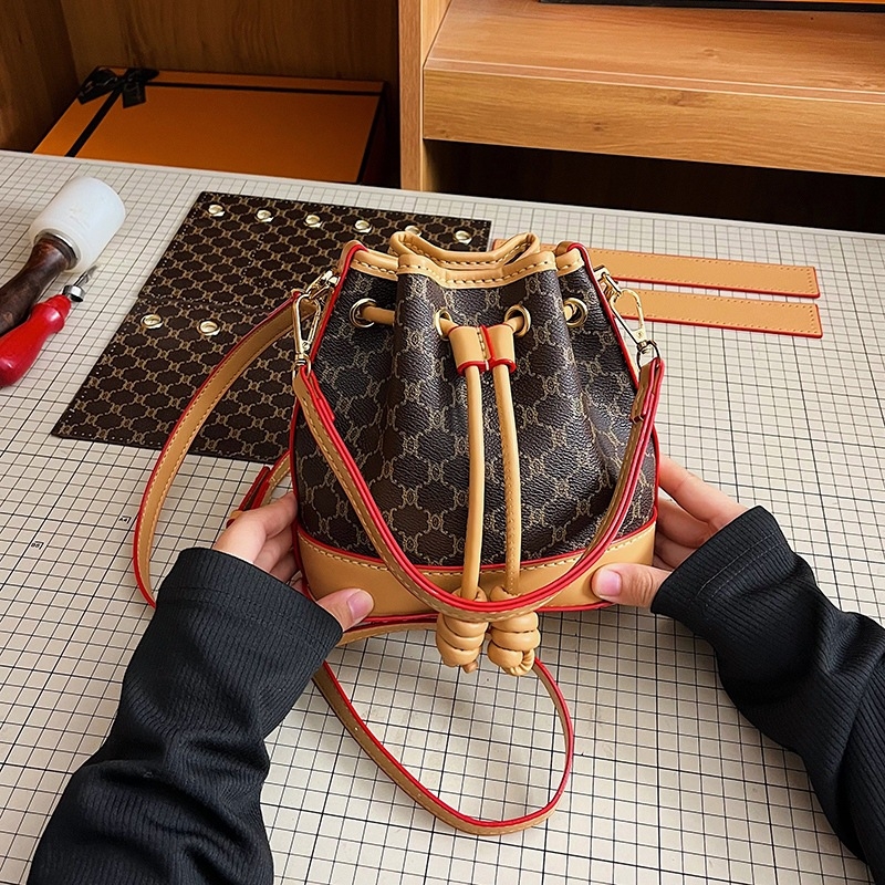 DIY bucket torba za žene, crossbody torba, vintage monogram otisak, komplet materijala za ručnu izradu