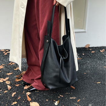 Bucket bag, ležernog stila, inspirirano korejskom modom, minimalistički dizajn, umjetnička torba preko ramena.